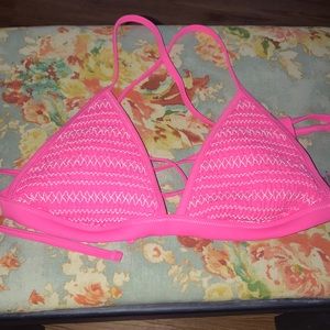 Bikini top and matching bottoms 👙